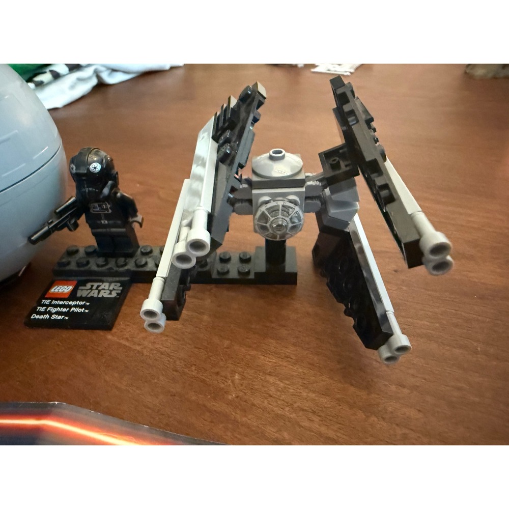 Lego Star Wars 9676 TIE Interceptor & Death Star Planet Series 1 Minifigure 2012 - Picture 2 of 6